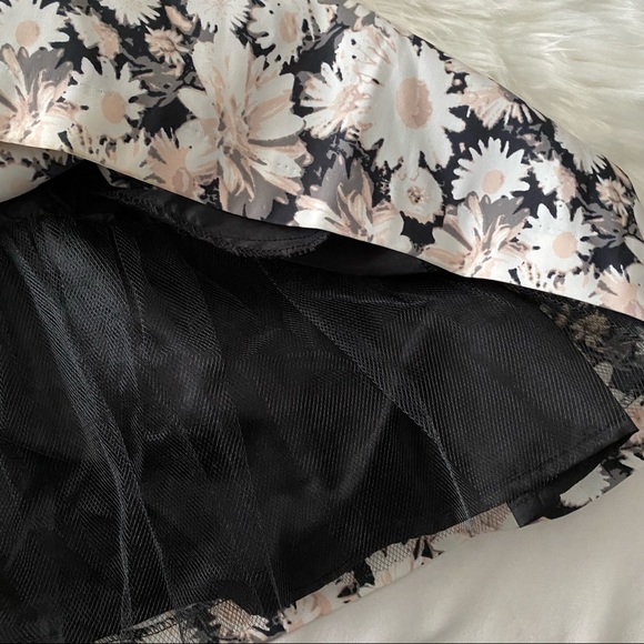 Forever 21 • Pink and Black Floral Mini Dress - Picture 5 of 11